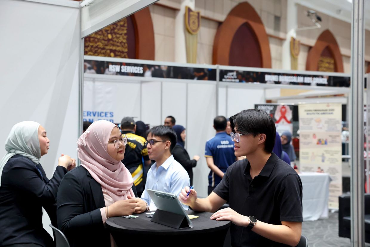 Brunei holds career fair to enhance students' skills