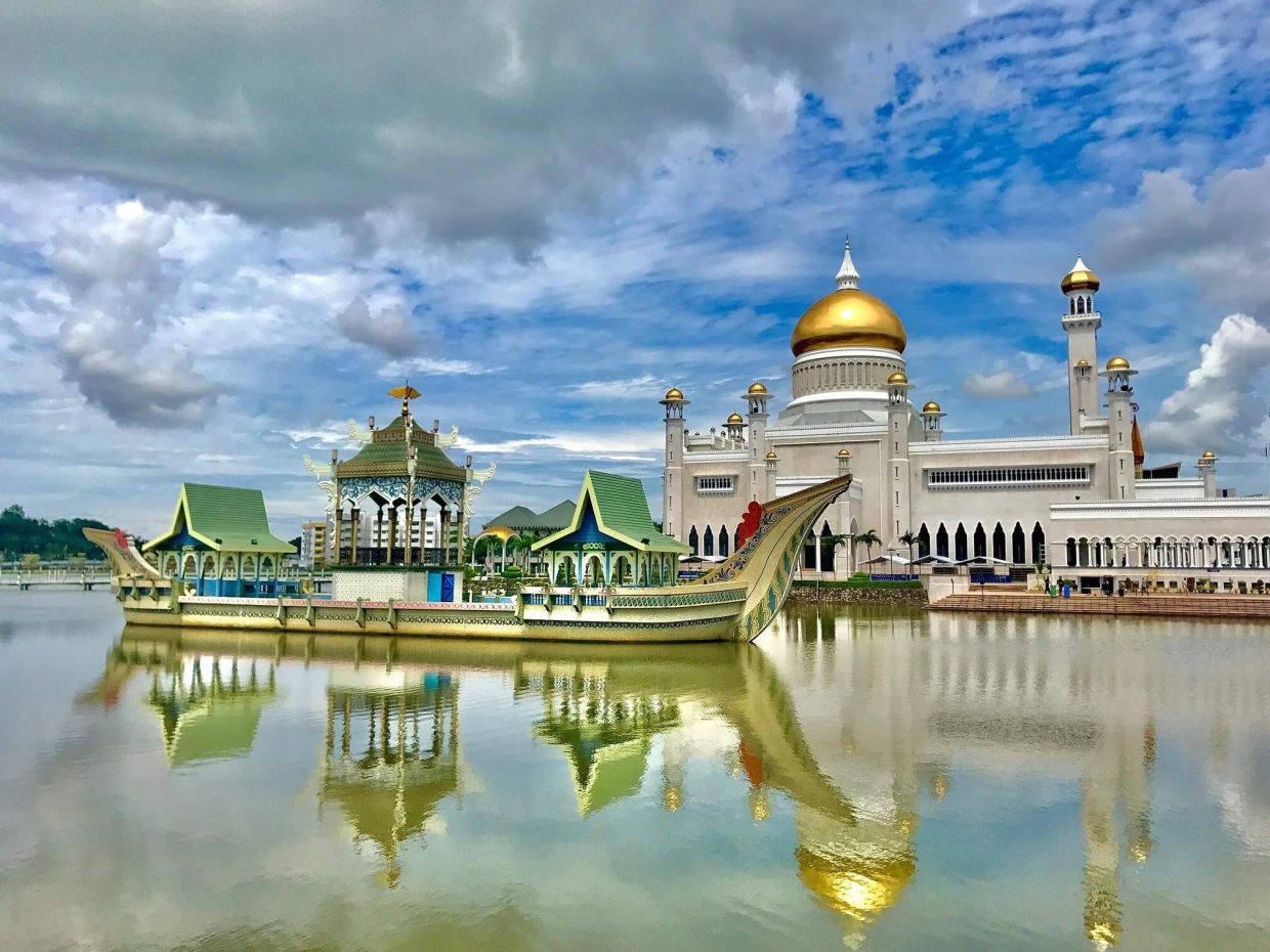 Brunei strengthens waste collection services in national housing scheme